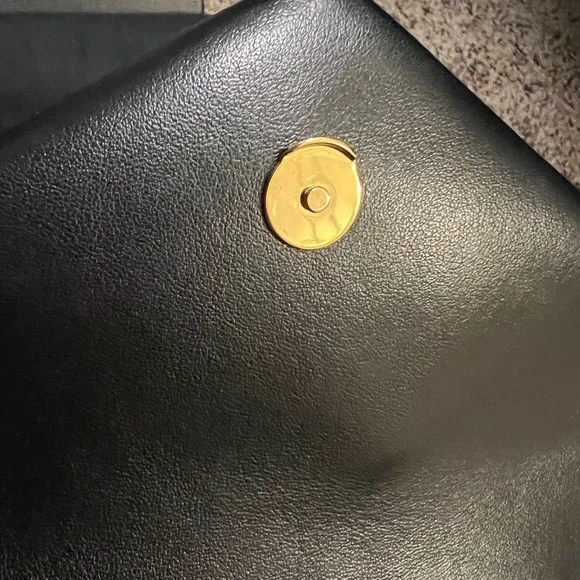 Toy Loulou 😍 Black Leather Bag with Gold Logo - Picture 13 of 16